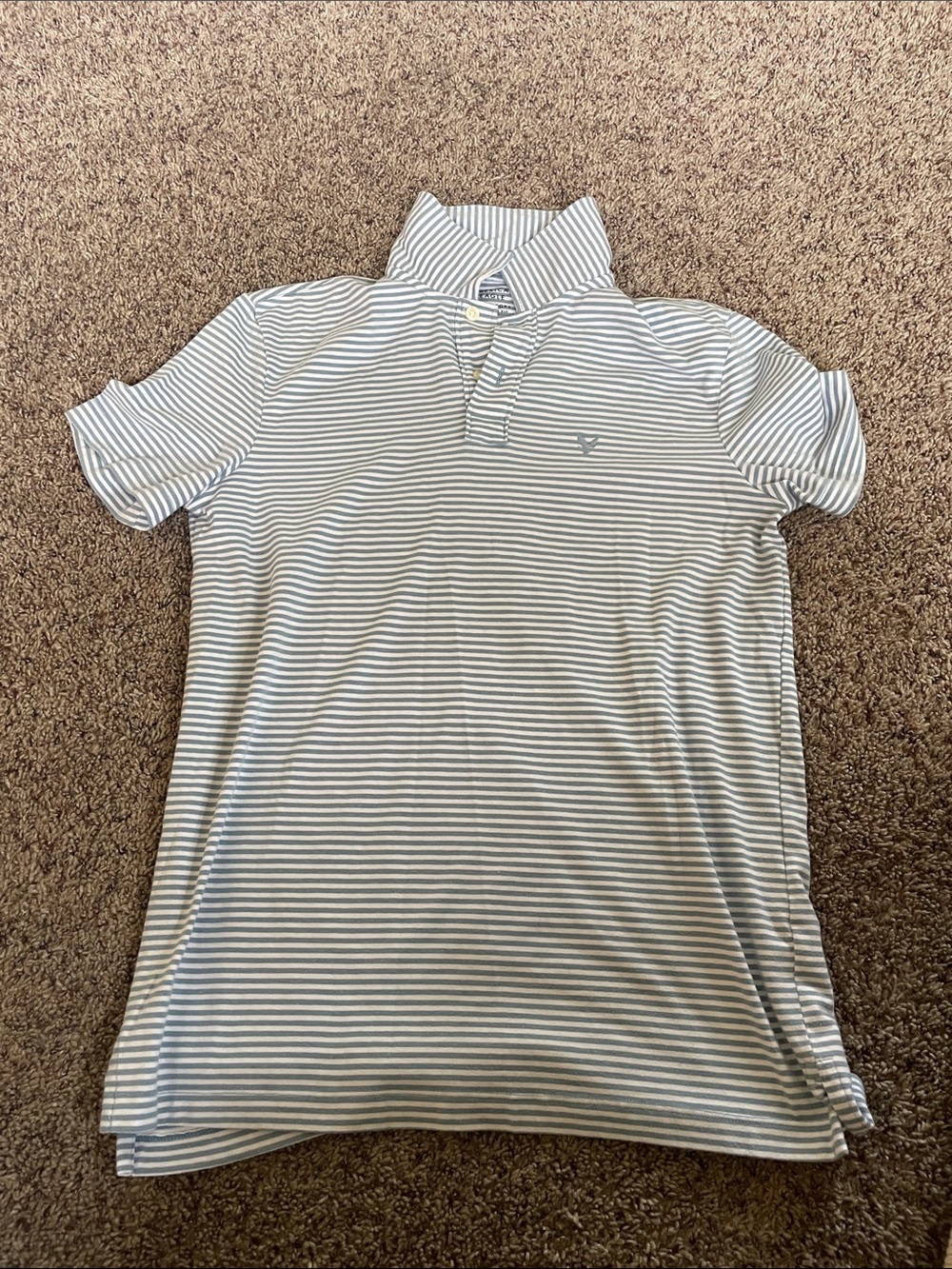 American Eagle Men’s XS. Light Blue and White Striped Button-Up